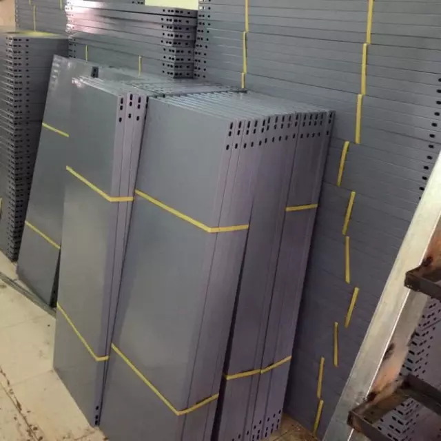 Mâm kệ sắt v lỗ