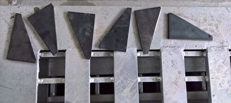 Bản mã tam giác là một loại bản mã thép có hình dạng tam giác