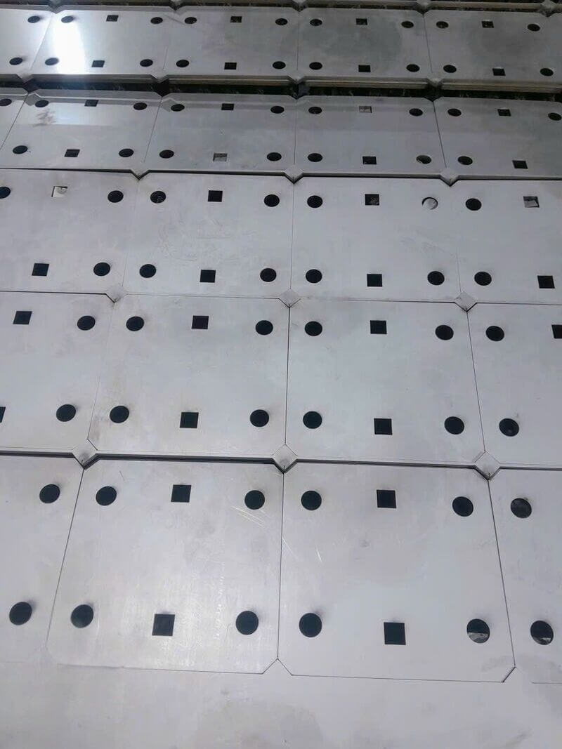 ứng dụng của bản mã inox